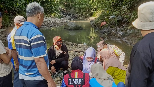 Penemuan bayi di bawah Jembatan Sungai Citeri, Kampung Citeri, Cianjur Foto: Dok. Istimewa