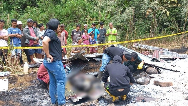 Petrus (60) tewas saat insiden kebakaran di rumahnya di Kelurahan Leatung, Kecamatan Sangalla Utara, Kamis (18/5/2023).  Foto: Dok. Istimewa