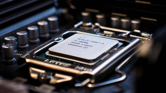 Ilustrasi CPU. Foto: Unsplash.com/Francesco Vantini