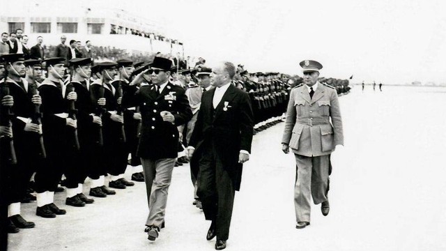 Foto: Kunjungan Presiden Soekarno ke Tunisia (Dokumentasi Kemlu RI).
