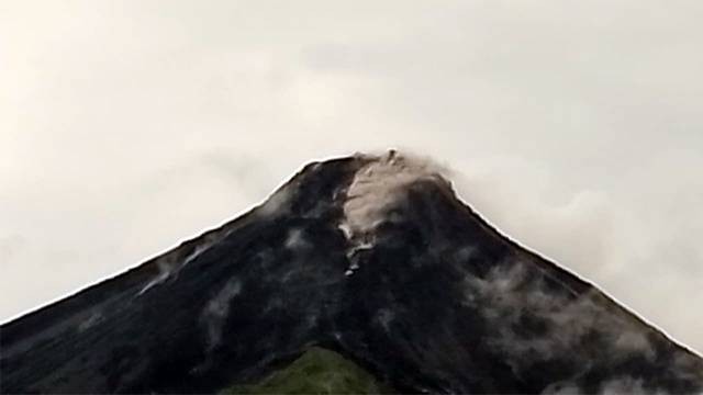 Gunung Karangetang Di Kabupaten Sitaro Kembali Berstatus Siaga Level ...