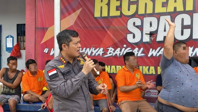 Tanpa Jarak, Hidayat Kalapas Narkotika Samarinda Bernyanyi Bersama WBP ...