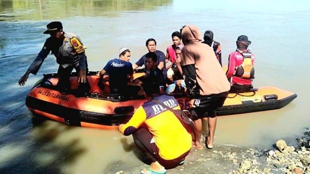 Jenazah warga Pasangkayu yang diterkam buaya di Sungai Sulu ditemukan. Foto: Istimewa
