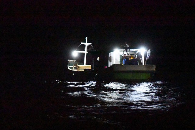 Bakamla RI Evakuasi Korban Kapal Mati Mesin di Perairan Pulau Rote Foto: Humas Bakamla RI