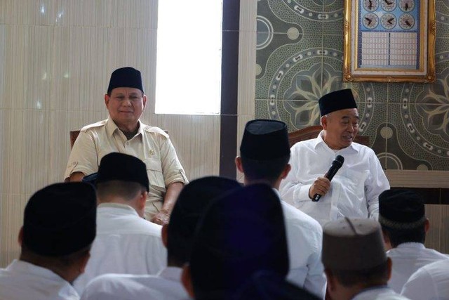 Menhan Prabowo Beri Beasiswa Bagi Santri Amanatul Ummah Mojokerto
 Foto: Dok. Kemenhan