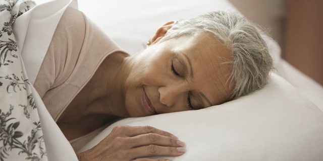 Memperbaiki Pola Tidur di Akhir Pekan bagi Wanita Pascamenopause, sumber: unair.ac.id