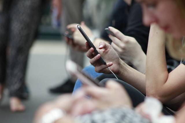 Ilustrasi kuota Hepi Telkomsel. Foto: Unsplash/Robin Worall.