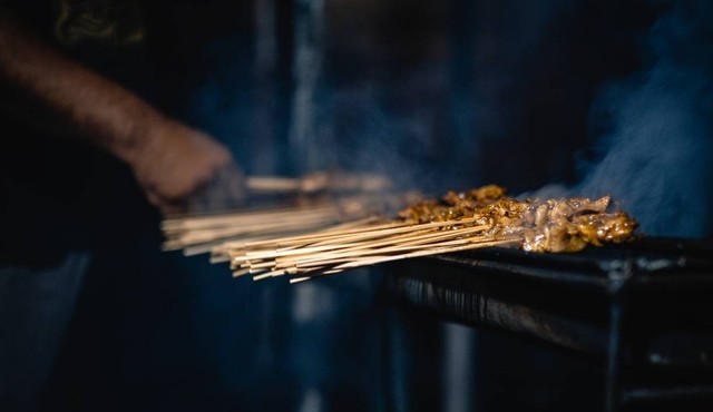 Ilustrasi Sate Padang Enak di Medan. Sumber: Pexels/Lantip