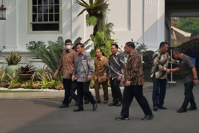 Ketum PEPABRI Agum Gumelar usai bertemu Presiden Jokowi di Istana Negara, Jakarta, Senin (22/5/2023).  Foto: Nadia Riso/kumparan