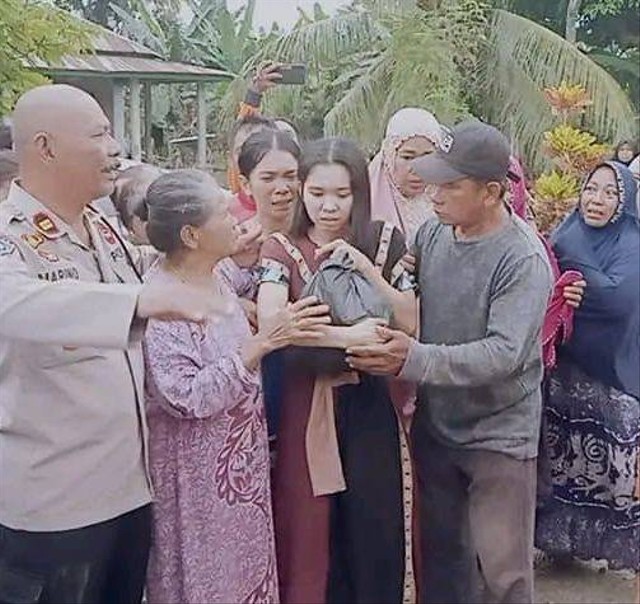Nurhayati (tengah). Dok: Ist.