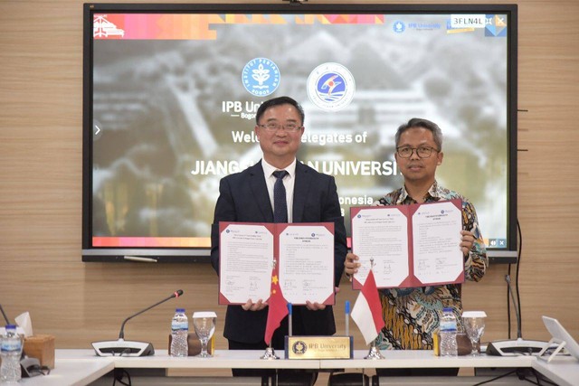 IPB University dan Jiangsu Ocean University Sepakat Tandatangani MoU