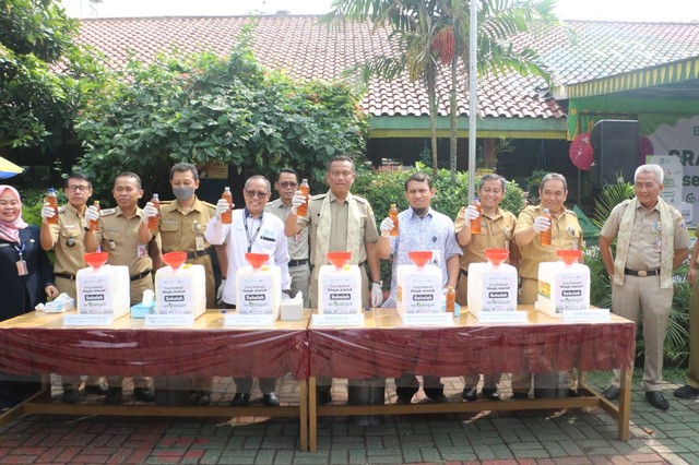 Sesi Simbolis Penuangan Limbah Minyak Jelantah