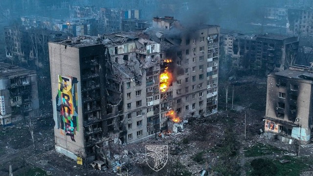 Foto dari udara menunjukkan kehancuran di kota Bakhmut akibat serangan Rusia di Ukraina, yang dirilis pada 21 Mei 2023. Foto: Angkatan Bersenjata Ukraina /Handout via REUTERS