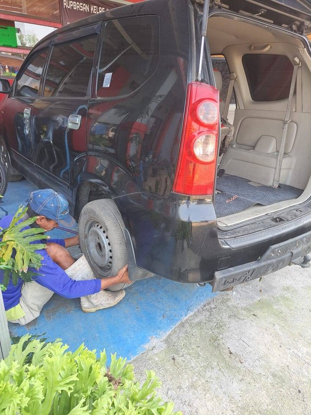 Rupbasan Mojokerto Laksanakan Perawatan Tekanan Ban Keamanan Kinerja Optimal (Foto:HumasRupMoker)