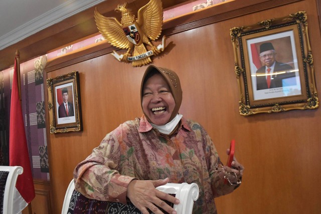Menteri Sosial Tri Rismaharini usai konferensi tentang penggeledehan gedung Kementerian Sosial oleh KPK di Jakarta, Rabu (24/5/2023). Foto: ANTARA FOTO/ Fakhri Hermansyah