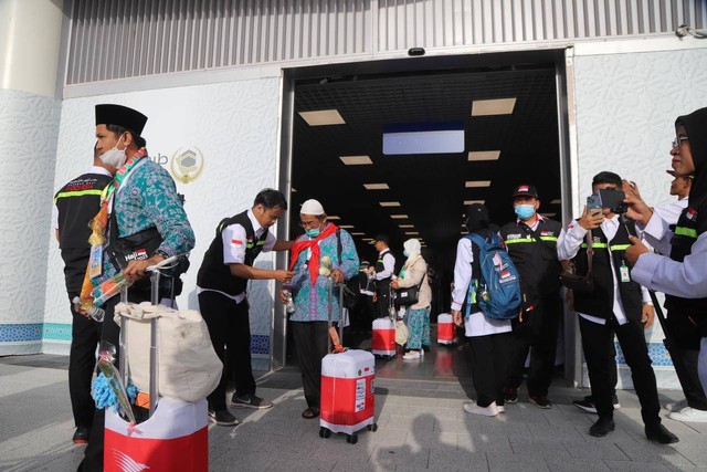 Jemaah Haji Kloter 1 tiba di Madinah, Rabu (24/5/2023). Foto: Dok. Media Center Haji