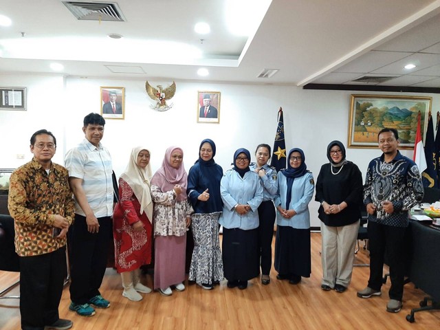 Asosiasi Sentra Kekayaan Intelektual Perguruan Tinggi Muhammadiyah (ASKI-PTM) Bertemu Direktur Kerjasama dan Pemberdayaan Kekayaan Intelektual, Direktorat Jenderal Kekayaan Intelektual (DJKI) perkuat kerjasama dalam bidang kekayaan intelektual, Selasa (23/5/2023) di Jakarta Selatan.