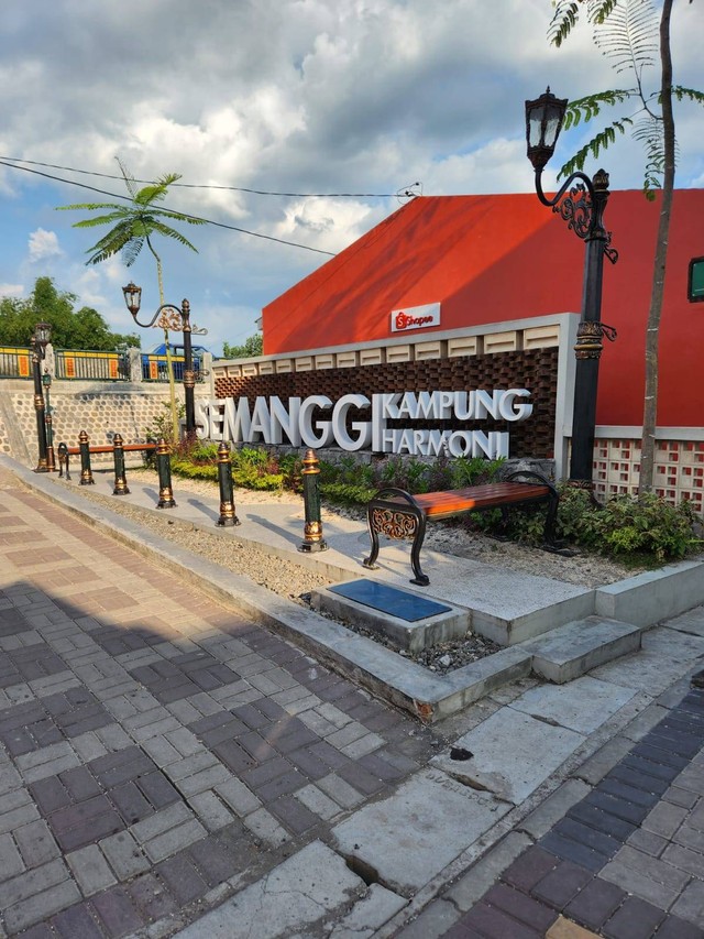 Kawasan Semanggi, Kecamatan Pasar Kliwon, Solo, menjadi rapi berkat Program National Slum Upgrading Project (NSUP)-Kota Tanpa Kumuh (Kotaku) dari Kementerian PUPR. Foto: Kementerian PUPR