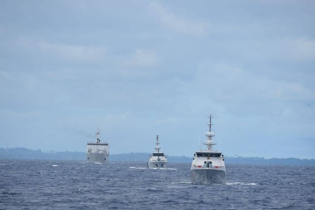 Kapal perang Koarmada III yang dilibatkan yakni KRI Teluk Wondama-527, KRI Layaran-854, KRI Albakora-867, KRI Gulamah-869.  Foto: TNI AL
