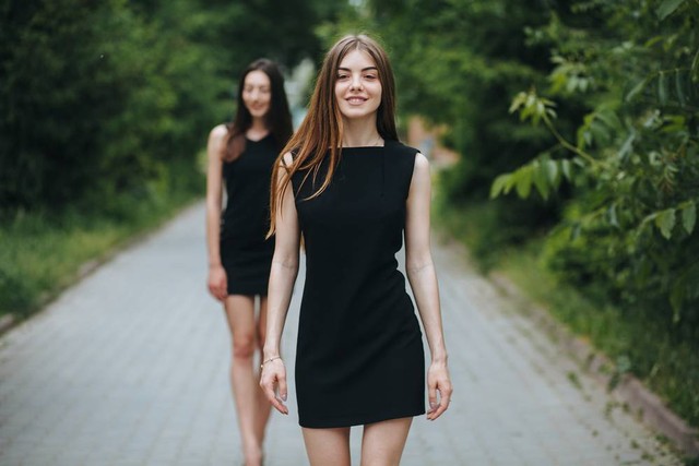 Ilustrasi little black dress. Foto: Shutterstock.