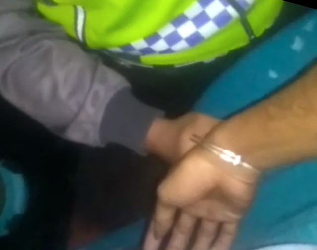 Video viral sopir truk diborgol polisi di Gowa. Dok: Ist.