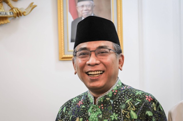 Ketua Umum Pengurus Besar Nahdlatul Ulama (PBNU), Yahya Cholil Staquf, usai kunjungan PP Muhammadiyah ke PBNU di Gedung PBNU, Jakarta, Kamis (25/5/2023). Foto: Jamal Ramadhan/kumparan