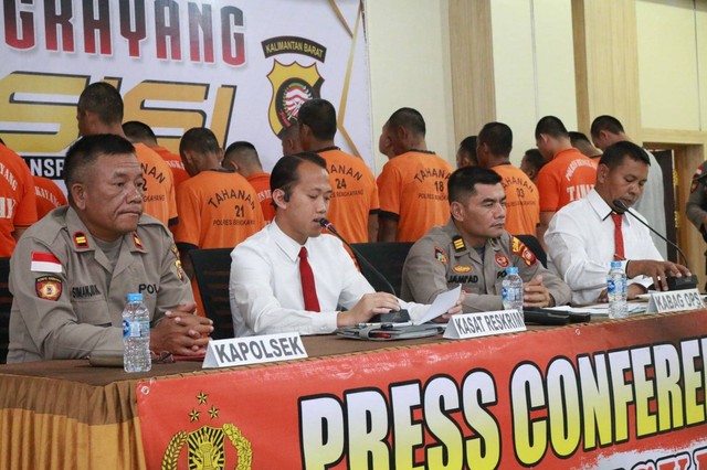 Konferensi Pers di Mapolres Bengkayang kasus persetubuhan anak. Foto: Muhammad Zain/Hi!Pontianak