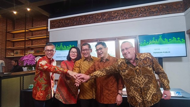 Direksi PT Indika Energy Tbk (INDY) di The Acre Jakarta, Kamis (25/5/2023). Foto: Ghinaa Rahmatika/kumparan