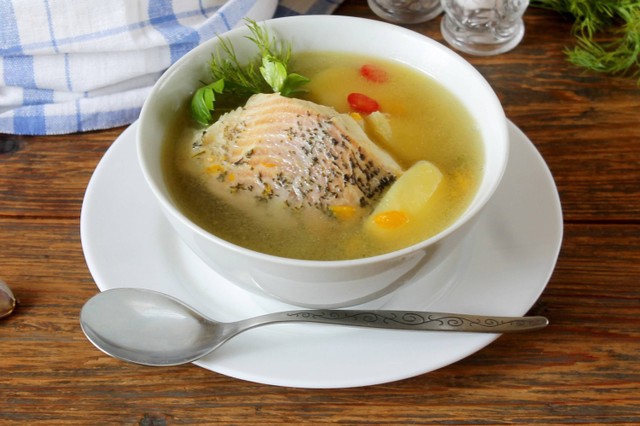 Ilustrasi sup kuah asang ikan khas Manado. Foto: Fasttech Innovation/Shutterstock