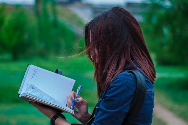 Ilustrasi cara melampiaskan emosi secara positif. Sumber foto: Pexels/Igor Korzh.