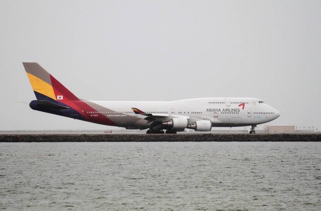 Ilustrasi Asiana Airlines Foto: REUTERS/Louis Nastro