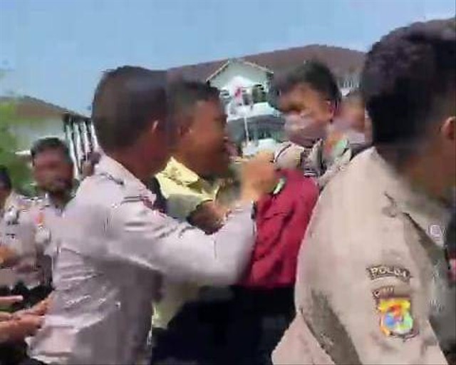 Demo di UIN Raden Intan Lampung ricuh. | Foto: Istimewa