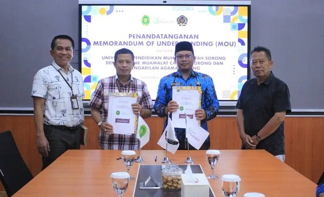 Penandatangan MoU oleh Bank Mu'amalat dan Pengadilan Agama Sorong