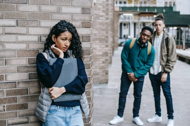 Ilustrasi bullying non verbal adalah. Sumber foto: Pexels/Keira Burton.