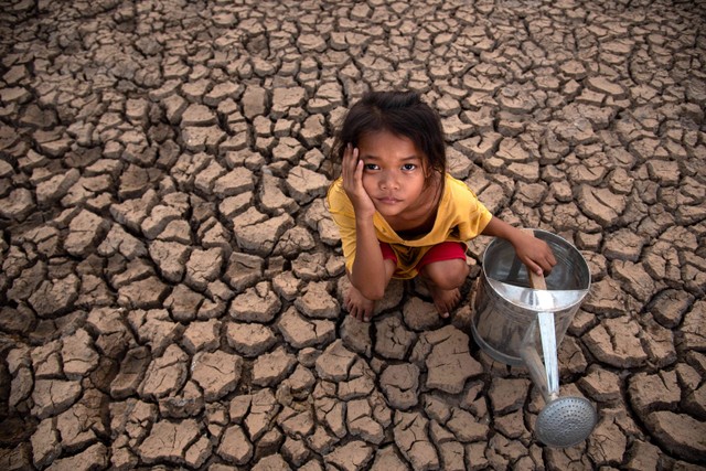 Ilustrasi Kemiskinan Akibat Perubahan Iklim. Foto: ShutterStock
