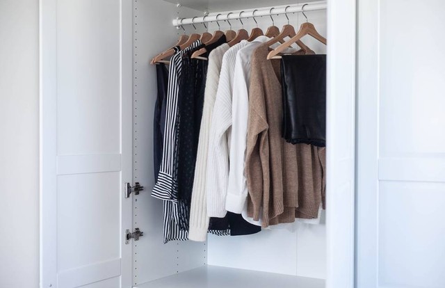 Ilustrasi capsule wardrobe. Foto: Ivchenko Evgeniya/Shutterstock