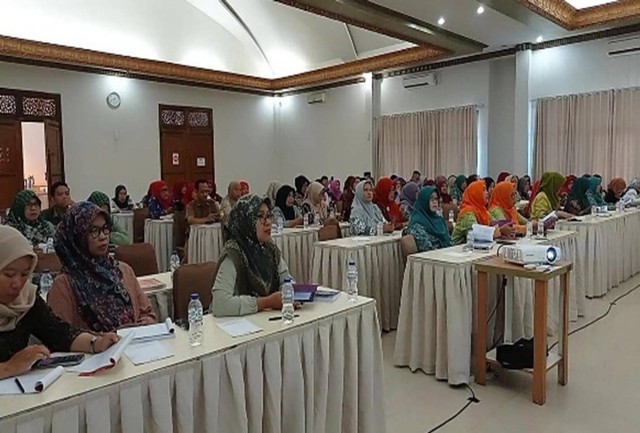 Kabupaten Bogor Gandeng Departemen IKK IPB Adakan Pelatihan Edukasi Stunting