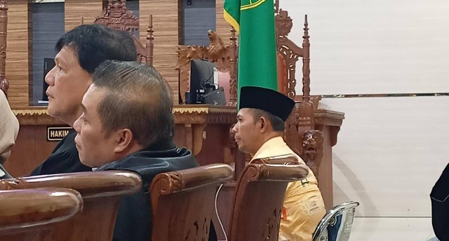 Rekaman CCTV Ketua RT Wawan Kurniawan Bubarkan Ibadah Ditampilkan di Persidangan (2)