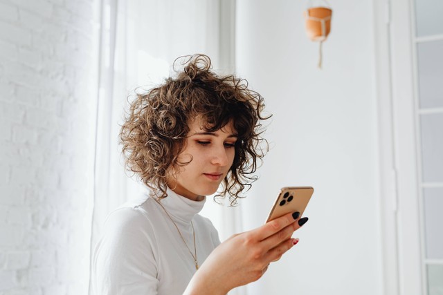 Cara Mendapatkan Kuota Gratis Tri dengan Tukar Poin. Foto: Pexels/Karolina Grabowska.