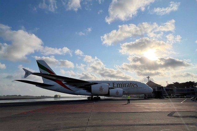 Emirates A380 resmi mendarat di Bandara I Gusti Ngurah Rai Bali, Kamis (1/6).  Foto: Dok. Angkasa Pura I