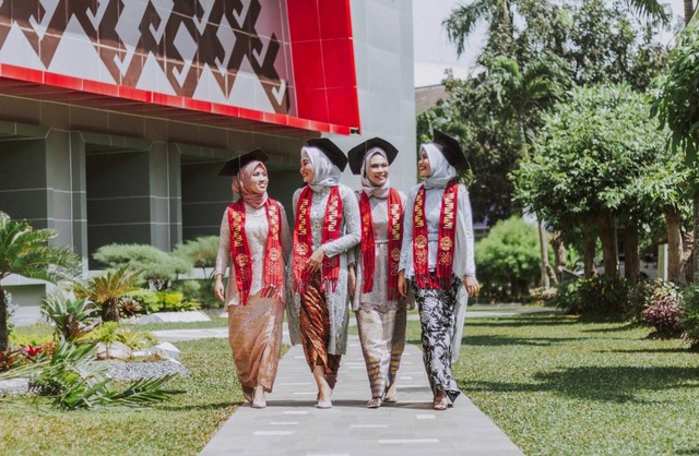 Ilustrasi syarat Beasiswa Indonesia Bangkit 2023. Sumber: Pexels