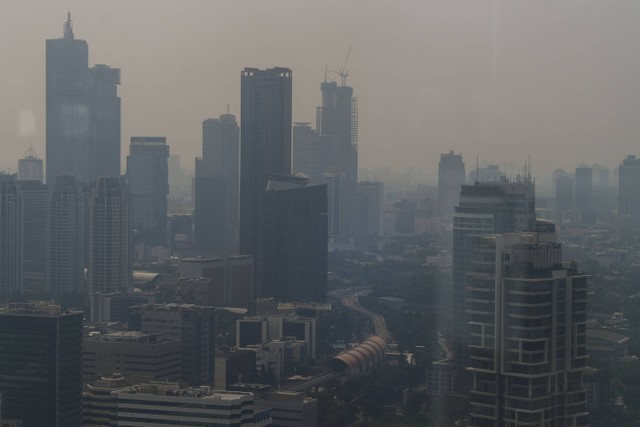 Sejumlah gedung bertingkat terlihat dari Jakarta Selatan, Rabu (17/5/2023).  Foto: Sigid Kurniawan/ANTARA FOTO