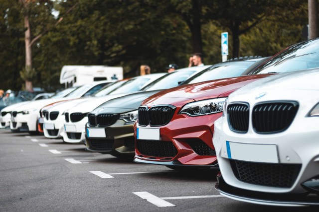 Ilustrasi Cara Perpanjang STNK. Foto: Unsplash/ stereophotyp