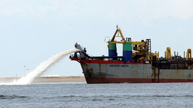 Pemandangan reklamasi di lepas pantai barat Singapura. Foto: AFP/Roslan Rahman