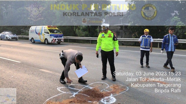 Kecelakaan bus di Tol Jakarta-Tangerang KM 21, Sabtu (3/6/2023). Foto: Dok. Istimewa