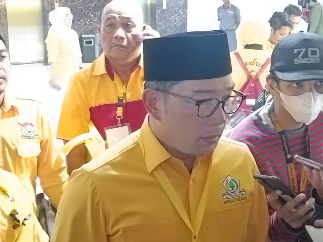 Gubernur Jawa Barat Ridwan Kamil di Kantor DPP Partai Golkar, Jakarta, Minggu (4/6).  Foto: Zamachsyari/kumparan