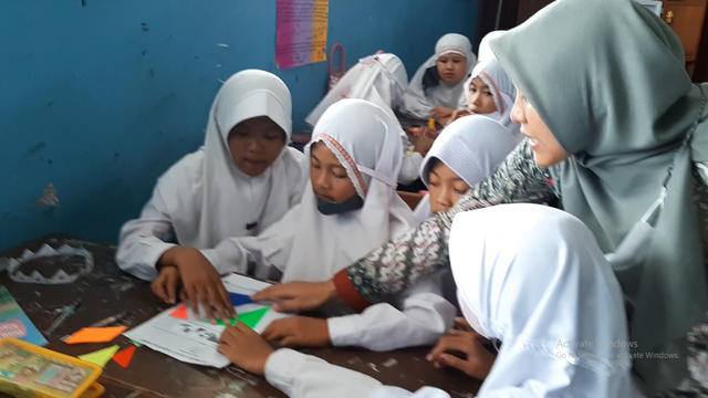 Pembelajaran berbasis proyek. Sumber : Dokumen Pribadi