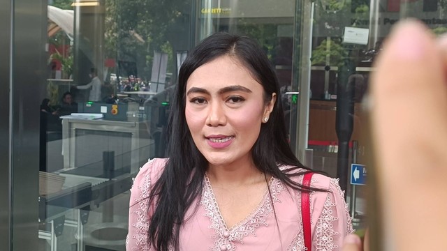 Brigita Manohara usai diperiksa KPK, Senin (5/6/2023). Foto: Hedi/kumparan