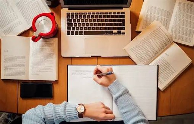 Ilustrasi Contoh Soal UAS Bahasa Indonesia Kelas 8 Semester 2 Foto:Unsplash