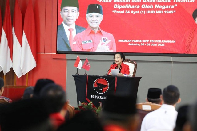 Ketua Umum PDI Perjuangan Megawati Sukarnoputri berpidato saat berlangsungnya Rakernas PDI Perjuangan di Jakarta, Selasa (6/6/2023). Foto: PDIP